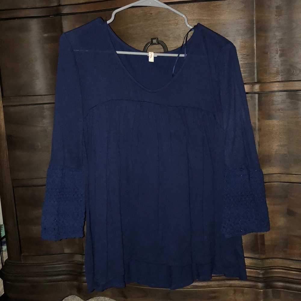Red camel long sleeve shirt